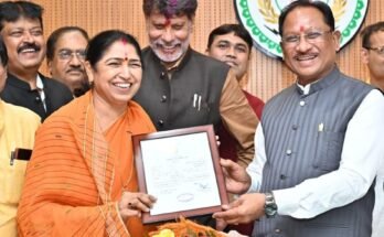 CM Vishnu Deo Sai meeting Rajya Sabha MP Lakshmi Verma in Raipur