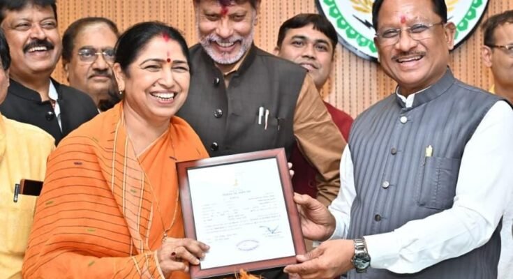 CM Vishnu Deo Sai meeting Rajya Sabha MP Lakshmi Verma in Raipur