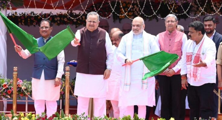 छत्तीसगढ़ में AI आधारित डायल 112 सेवा लॉन्च, अमित शाह ने दिखाई फॉरेंसिक मोबाइल वैन को हरी झंडी