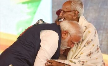 श्यामा प्रसाद मुखर्जी के साथी, पीएम मोदी ने लिया आशिर्वाद
