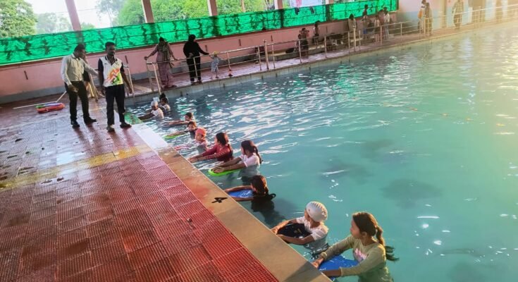 swimming pool