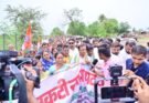 नकटी के 85 प्रभावित परिवारों के समर्थन में कांग्रेस की 13 किमी न्याय पदयात्रा, राज्यपाल से मुलाकात नहीं होने पर धरना
