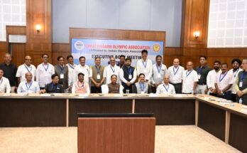 मुख्यमंत्री विष्णु देव साय छत्तीसगढ़ ओलंपिक संघ की बैठक को संबोधित करते हुए