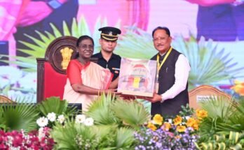 राष्ट्रपति द्रौपदी मुर्मु और मुख्यमंत्री विष्णुदेव साय बस्तर दशहरा 2026 समारोह में